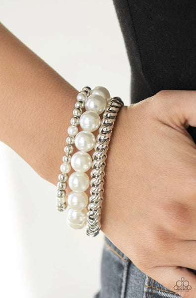 A Pearl-fect Ten- White Bracelet