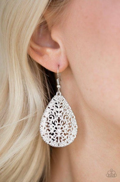 Indie Idol- White Earrings