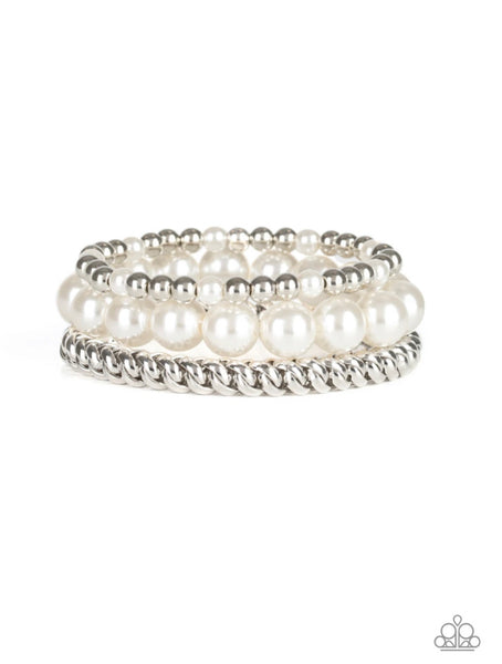 A Pearl-fect Ten- White Bracelet